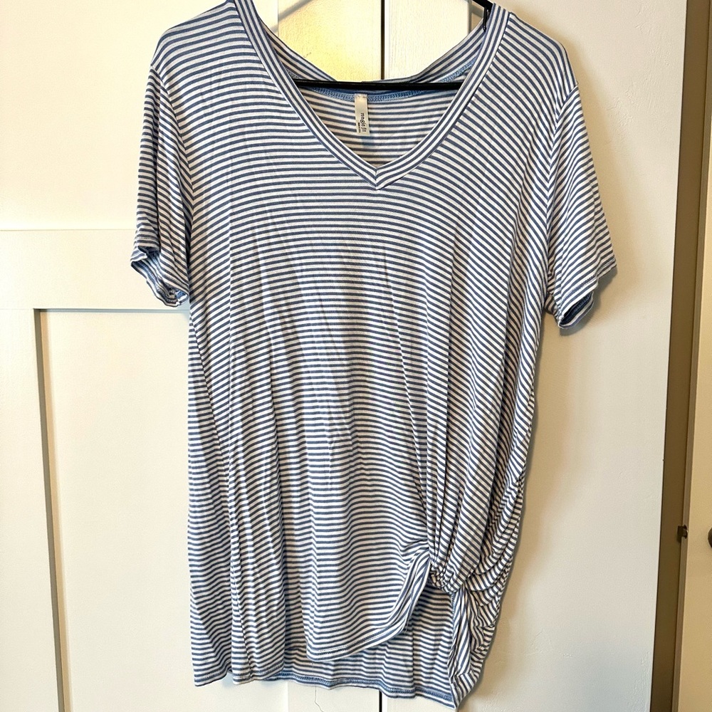 Blue & white twist tee